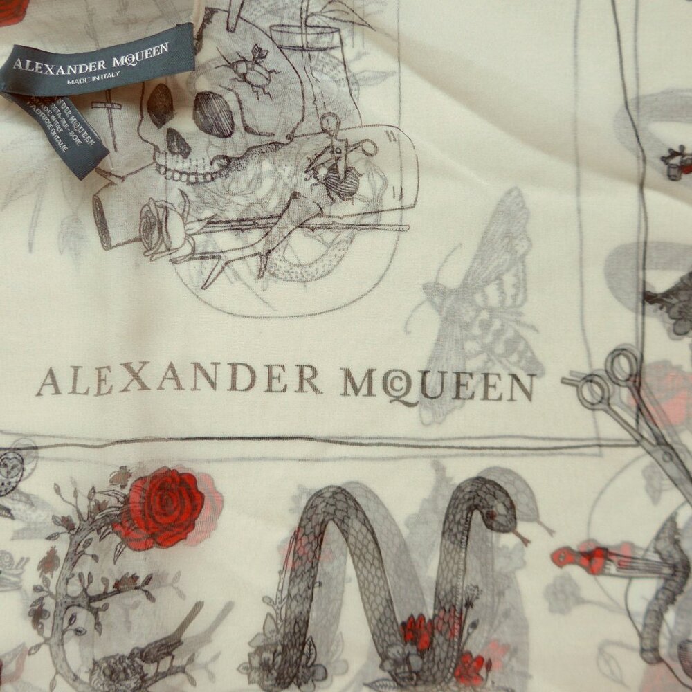 ALEXANDER MCQUEEN white letters SKULL CABINETS silk chiffon 52" sqr scarf shawl - Picture 7 of 7